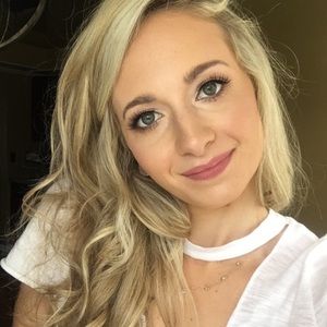 Meet your Posher, Nicole